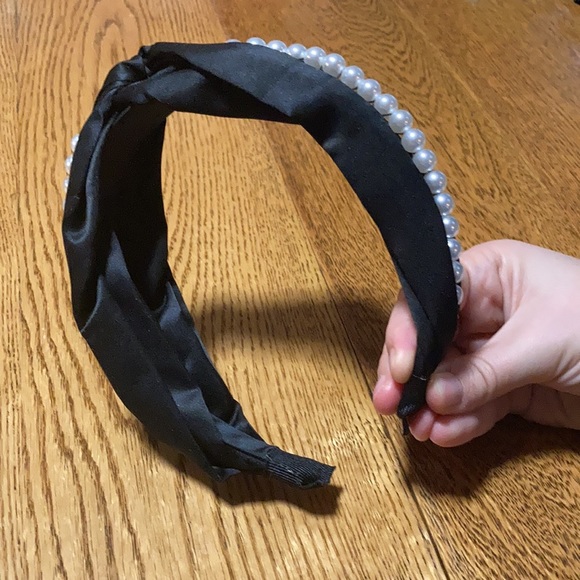 *FREE Add-on* Set of 3 Hairbands - Picture 3 of 7